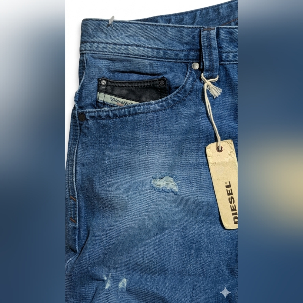 Diesel Industry Jeans Thavar Distressed Straight Leg - Picture 2 of 4